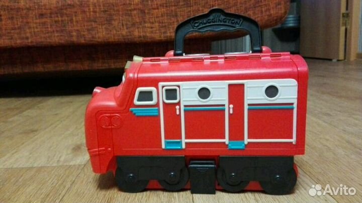 Паровоз- гараж + коллекция паровозиков 