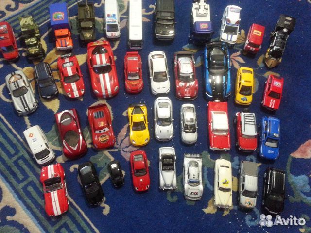 Коллекция автомашин, в количестве 40-и штук