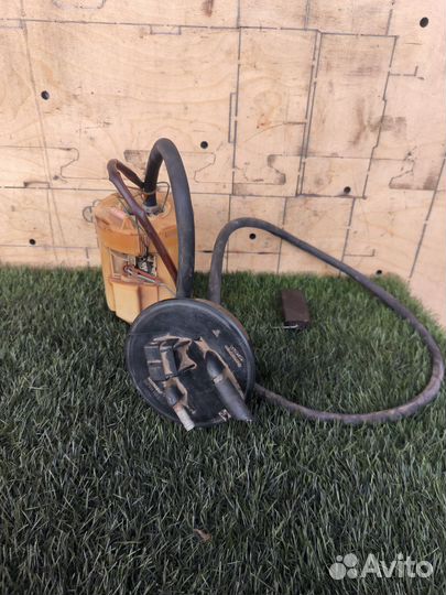 Насос топливный Volkswagen Passat B3