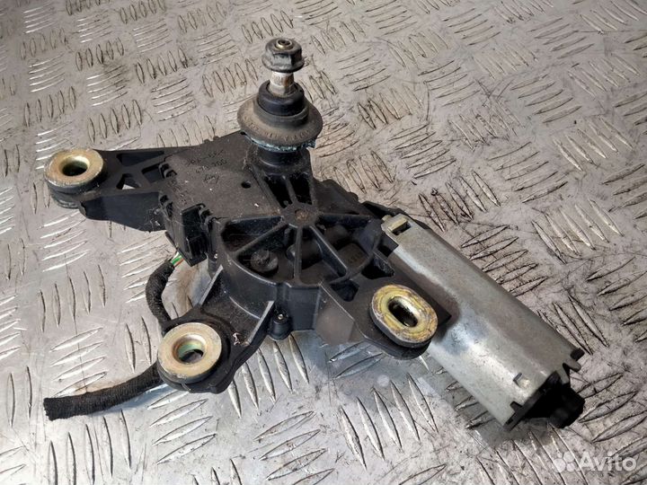 Моторчик заднего дворника Golf 4