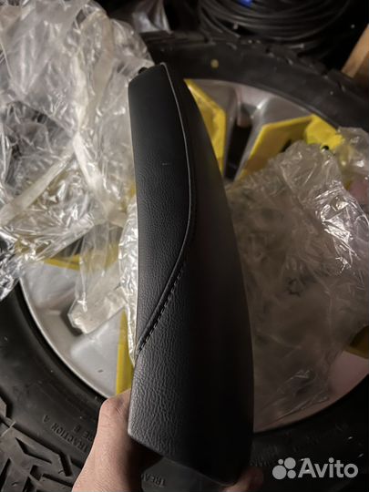 Подлокотник кожа Nisaan Xtrail T32