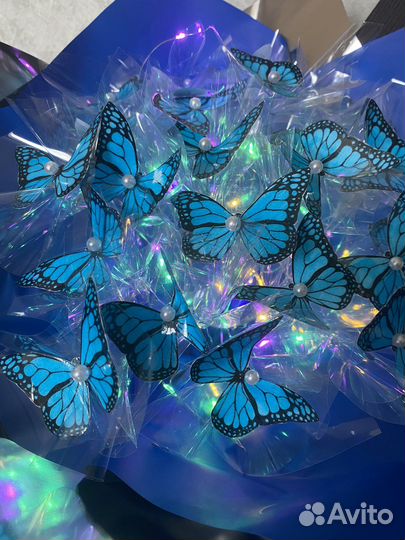 Светящийся букет из 25 бабочек
