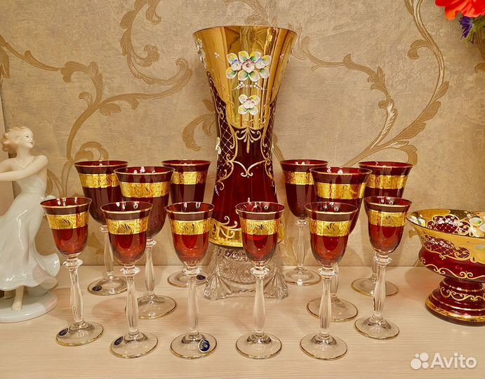 Бокалы цвет гранат с золотом. Богемия