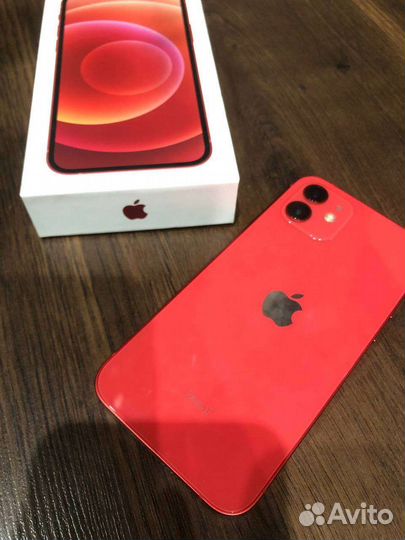 Телефон iPhone 12