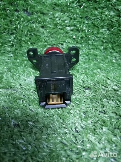 Кнопка аварийной сигнализации MR480871 Mitsubishi