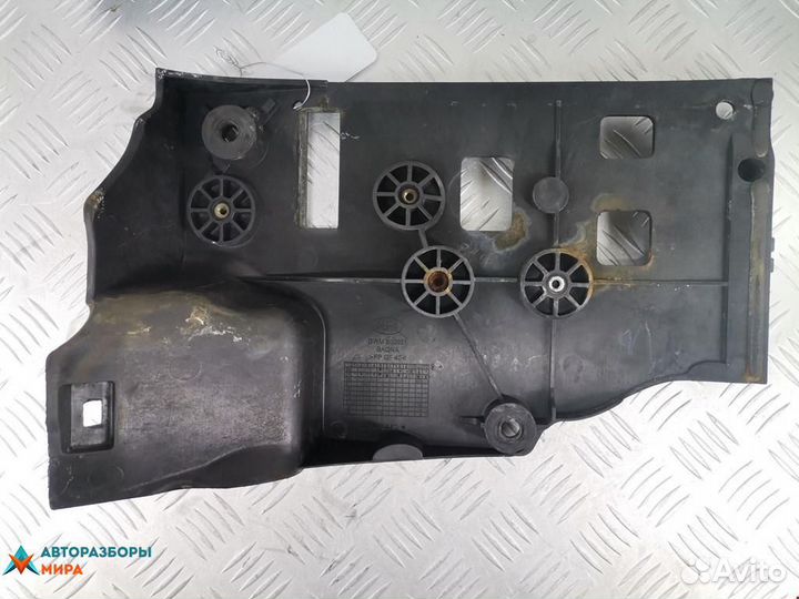 Полка аккумулятора Land Rover Discovery 3 2006