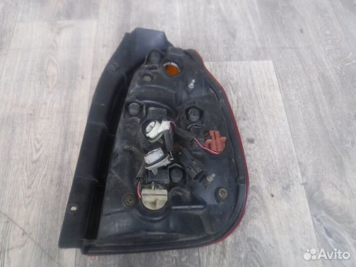 Фонарь левый №107 hyundai Terracan 2003