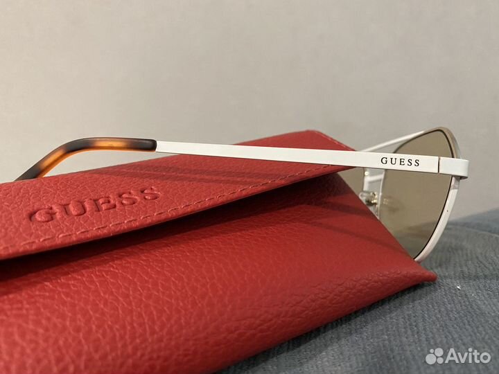 Очки Guess
