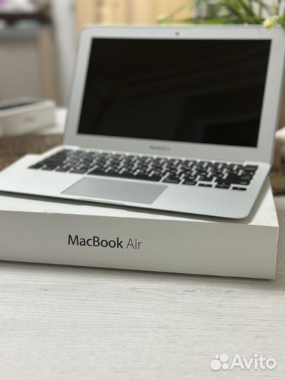 Apple MacBook Air 11 2014