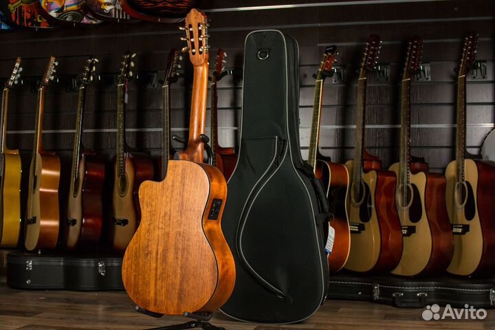 Классическая гитара 4/4 Sevillia (комплект)