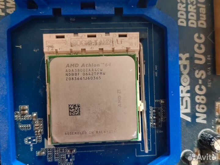 Материнская плата с процессором и памятью