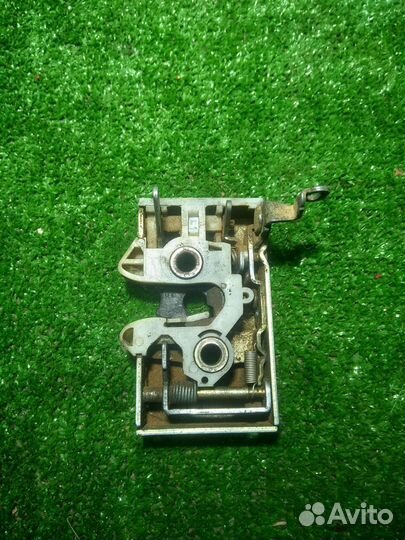 Замок передней левой двери Audi 80 b3