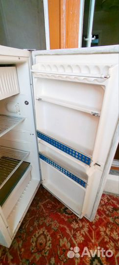 Холодильник бу полюс