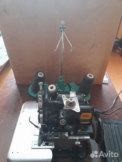 Оверлок для швейной машины