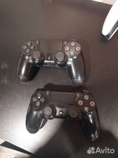 Игровая консоль PlayStation 4