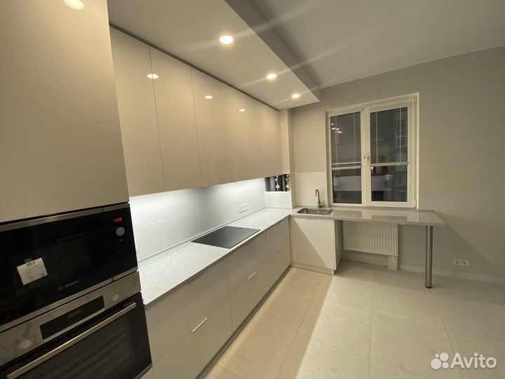 Кухня с фасадами Rehau на заказ под размер