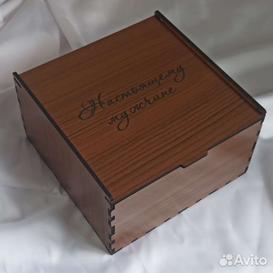Коробка подарочная деревянная