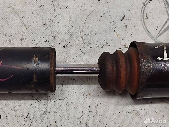 Стойки задние w251 R-class 642.950 02.2007