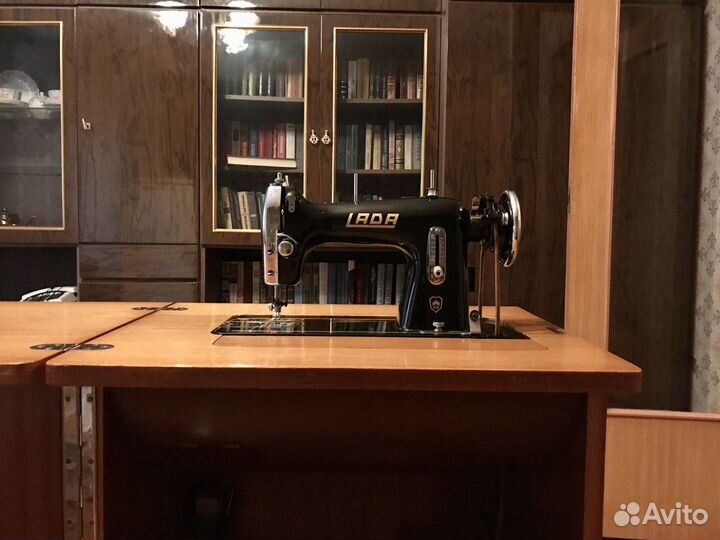 Швейная машина LADA (Чехословакия)