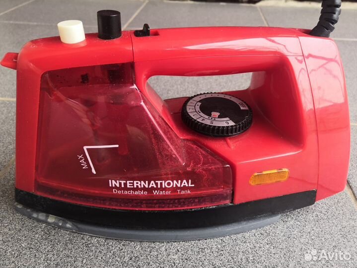 Утюг электрический International