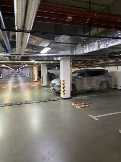Машиноместо, 14 м²