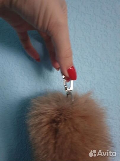 Хвост на карабинчике