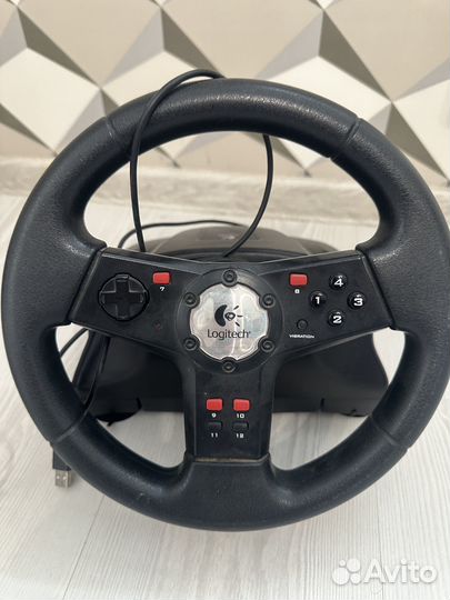 Игровой руль с педалями и колонкой Logitech