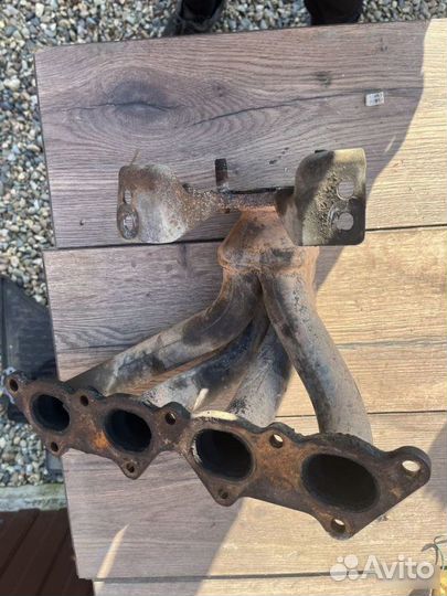 Выпускной коллектор Mitsubishi Carisma 1.6