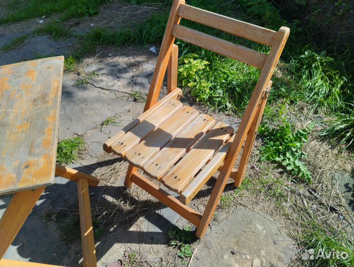 Стол и стулья складные