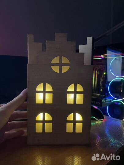 Ночник в виде домика