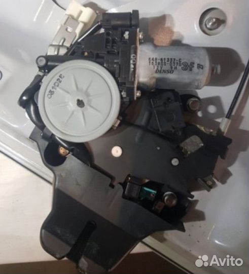 Замок крышки багажника Lexus LS 460