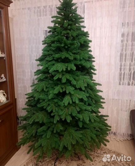 Елка новогодняя искусственная. Полностью литая