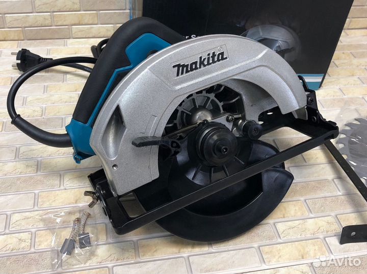 Дисковая пила makita HS7000(185mm+диск)