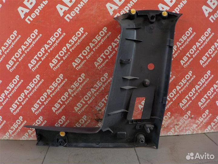 Обшивка багажника задняя правая LADA Largus