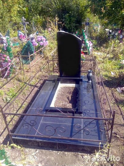 Изготовление и установка памятников с плиткой