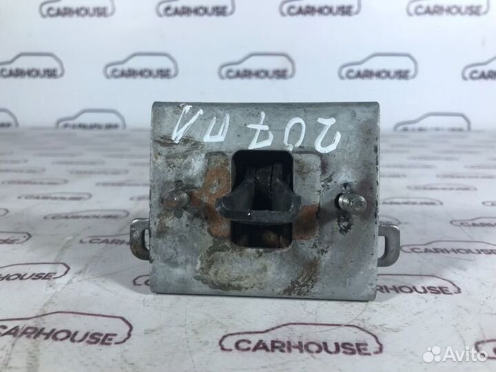 Ограничитель двери передний левый Peugeot 308 1.6