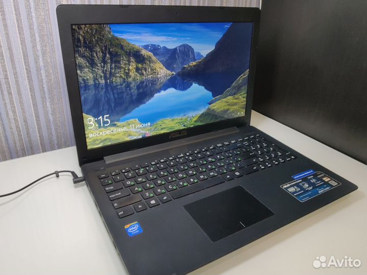 Ноутбук Asus X553M