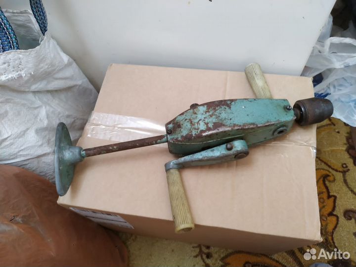 Дрель ручная