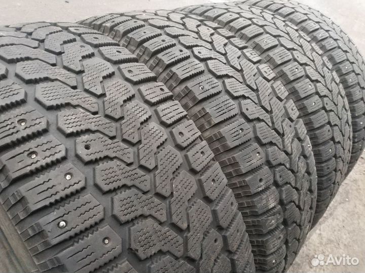 Yokohama Ice Guard F700Z 215/65 R16
