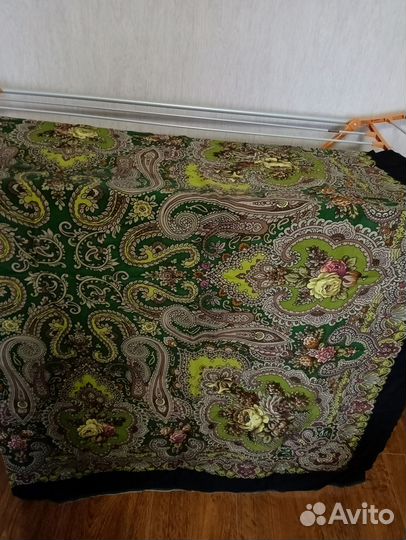 Отрезы ткани из Павлово- Посадских платков / СССР