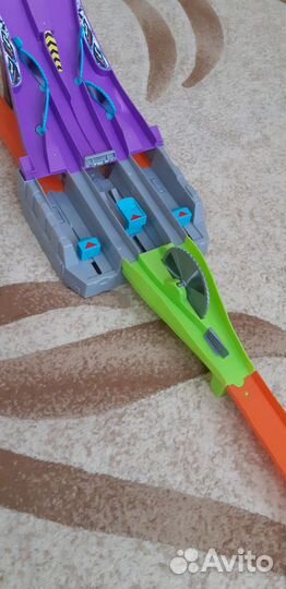 Трек Hot Wheels DHY27 серия молниеносные половинки