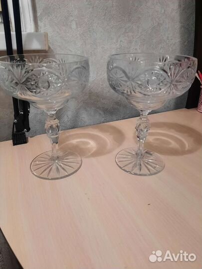 Ваза хрустальная на ножке