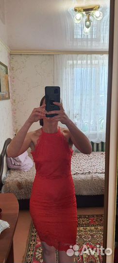 Платье кружевное