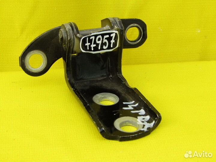 Петля двери Toyota Prado 150 14г 17957