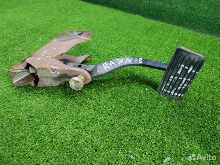 Педаль тормоза Honda Odyssey RA7-1004123