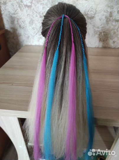 Цветные пряди на невидимках