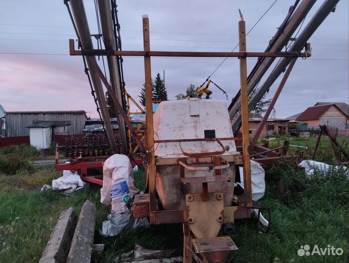 Опрыскиватель прицепной б/у