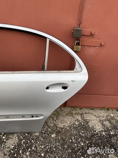 Дверь задняя левая Mercedes W211 седан