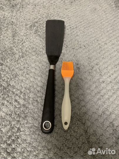Лопатка IKEA и кисточка силиконовая, цена за 2 шт