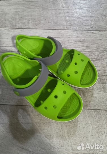 Сандалии Crocs